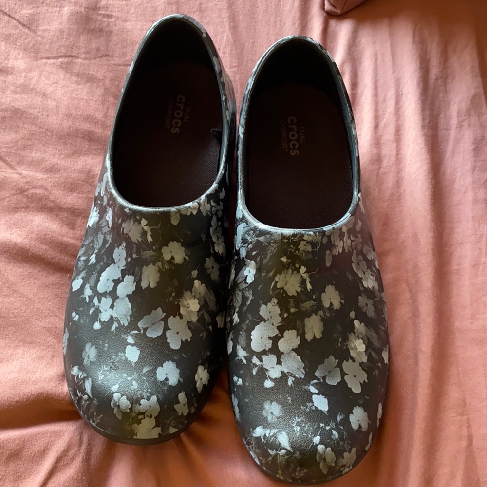 Brand new women’s size 8 crocs